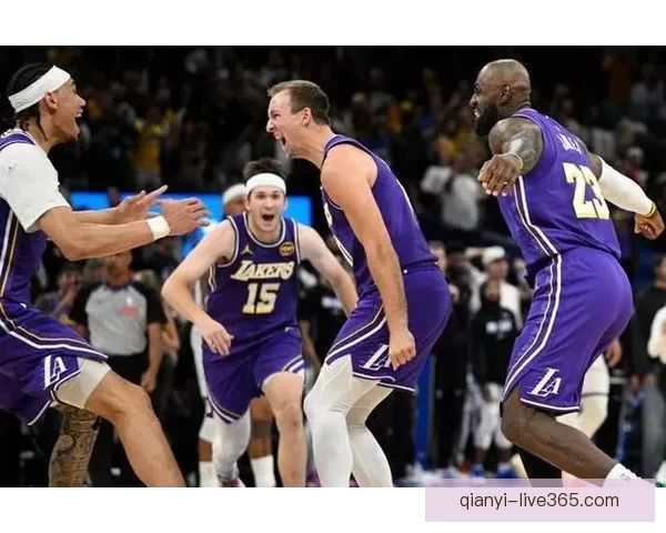 里夫斯称肯纳德为联盟顶尖射手之一 强调享受比赛并以胜利为目标